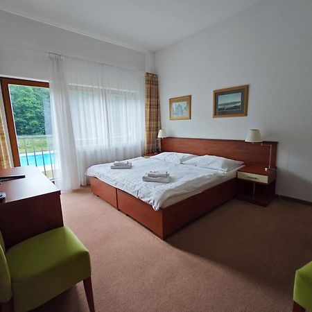 Geyserpark Village Karlovy Vary Bagian luar foto